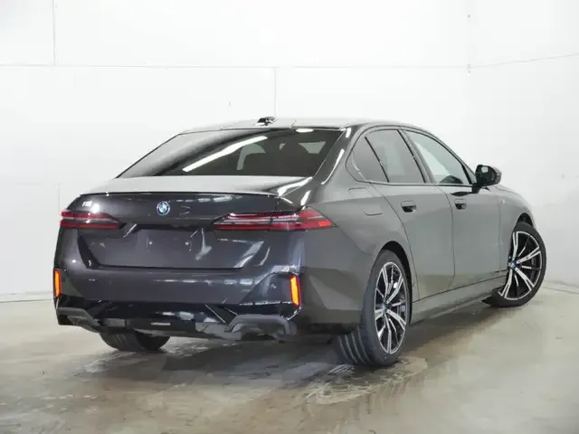 BMW 750