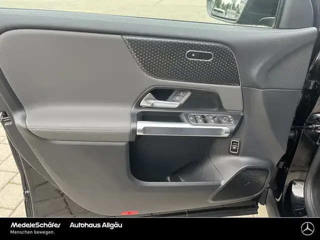 Mercedes-Benz EQB 300
