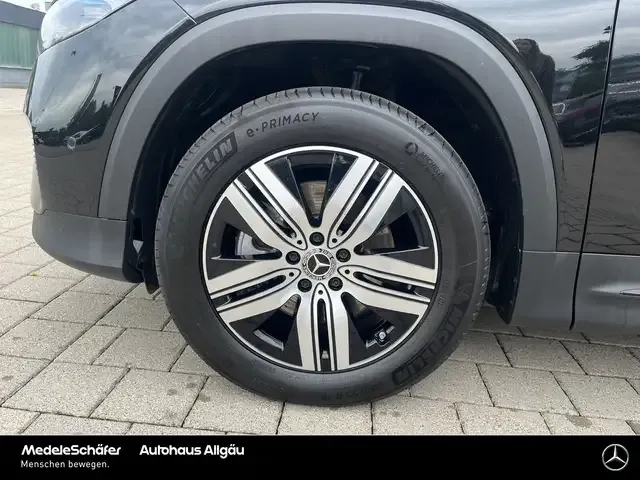 Mercedes-Benz EQB 300