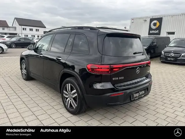 Mercedes-Benz EQB 300