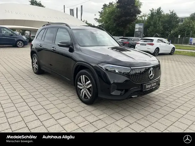 Mercedes-Benz EQB 300