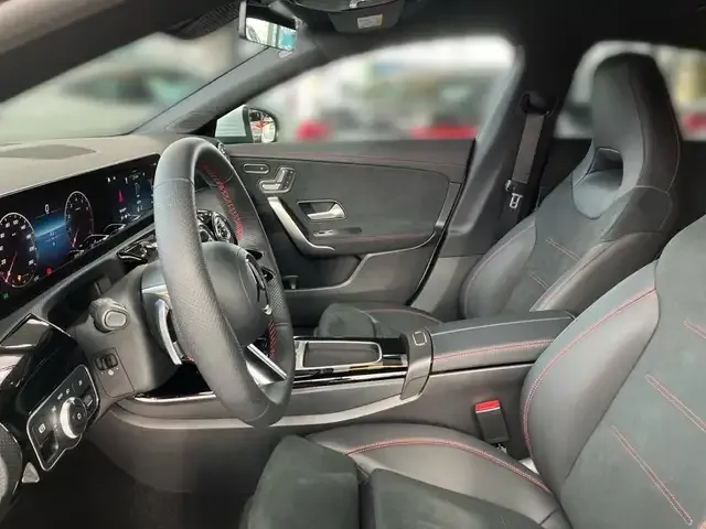 Mercedes-Benz CLA 180