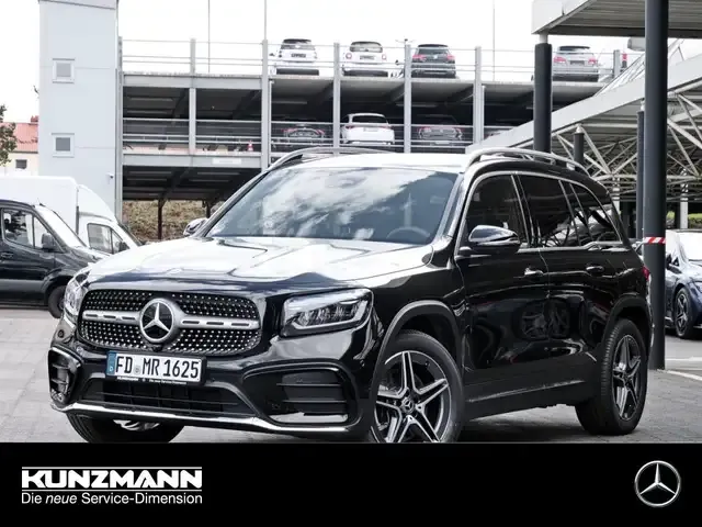 Mercedes-Benz GLB 220