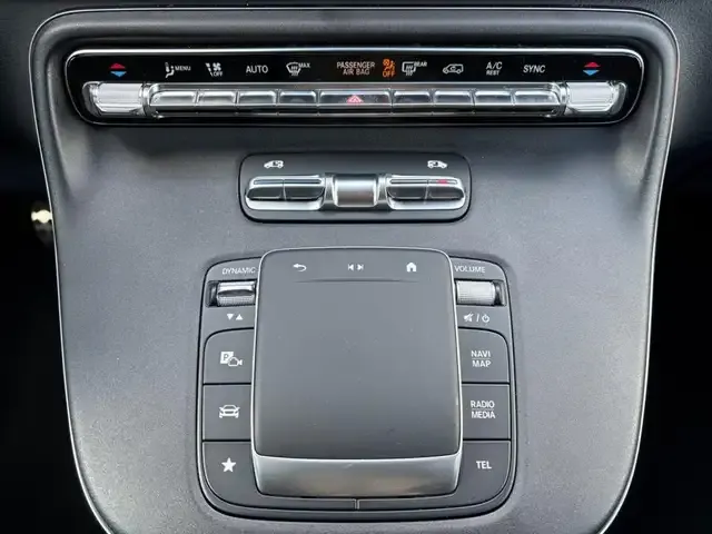 Mercedes-Benz V 220