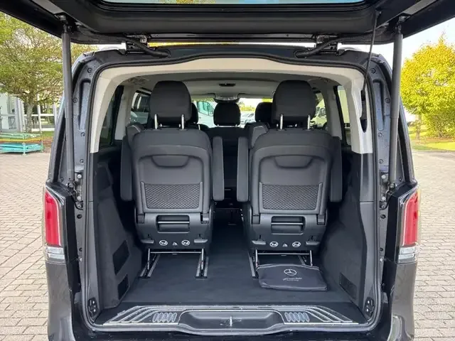 Mercedes-Benz V 220