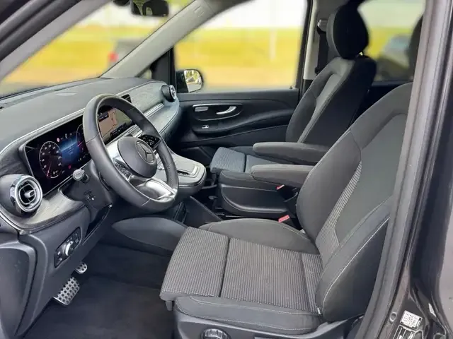 Mercedes-Benz V 220