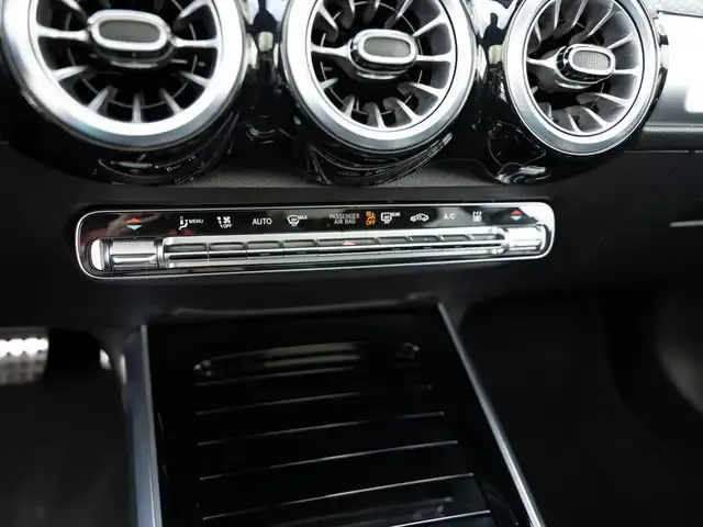 Mercedes-Benz EQB 300
