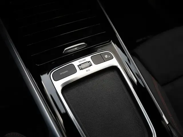 Mercedes-Benz EQB 300