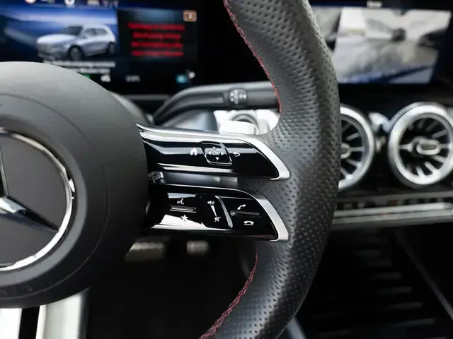 Mercedes-Benz EQB 300