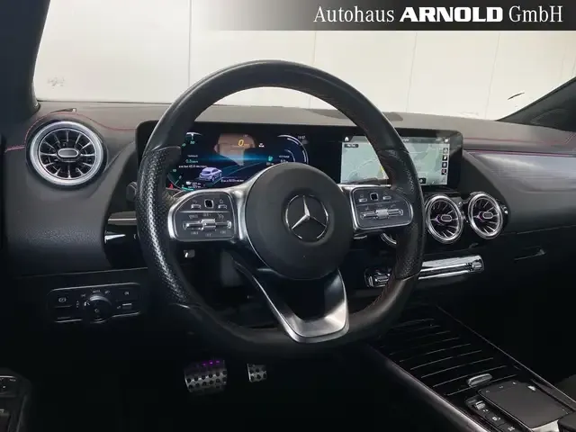 Mercedes-Benz EQA 300