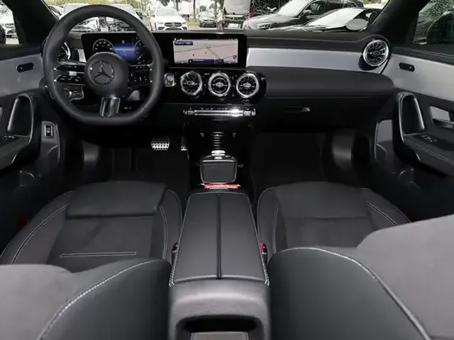 Mercedes-Benz CLA 200