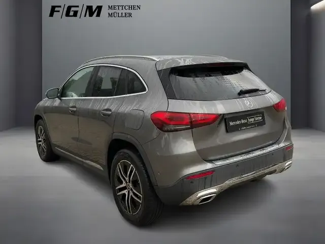 Mercedes-Benz GLA 200