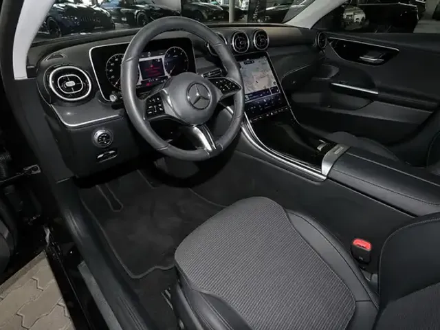 Mercedes-Benz C 220