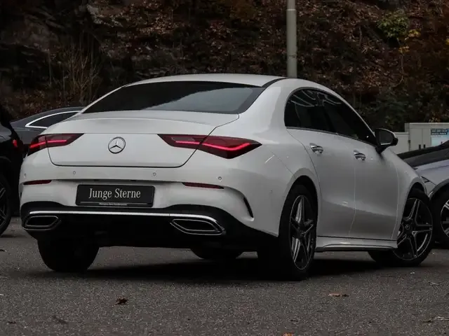 Mercedes-Benz CLA 200