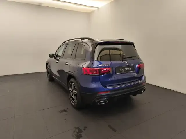 Mercedes-Benz GLB 250