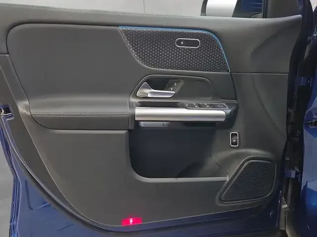 Mercedes-Benz EQA 300