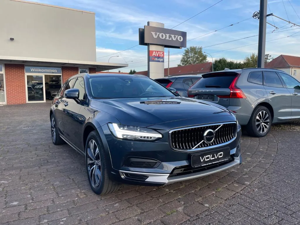 Volvo V90 Cross Country