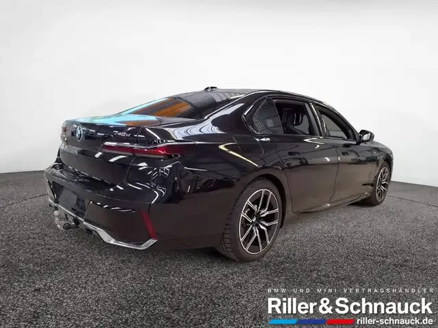 BMW 740