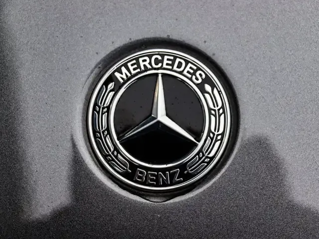 Mercedes-Benz GLB 220