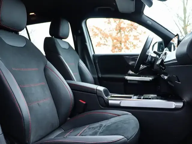 Mercedes-Benz GLB 220