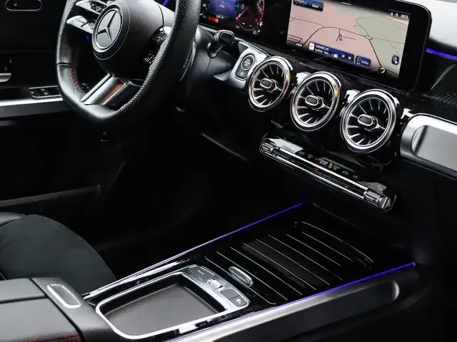 Mercedes-Benz GLB 220