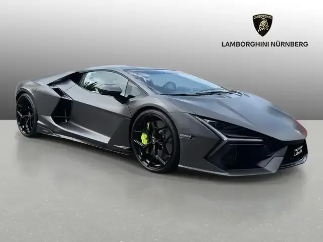 Lamborghini Revuelto