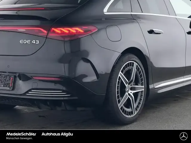 Mercedes-Benz EQE 43