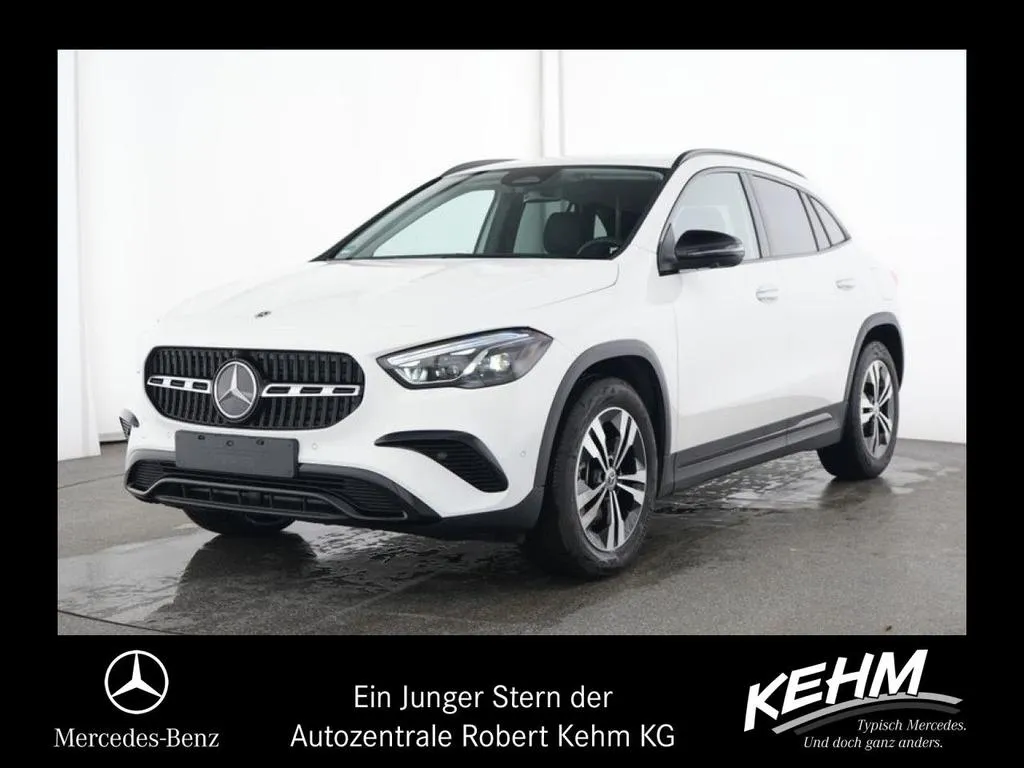 Mercedes-Benz GLA 220