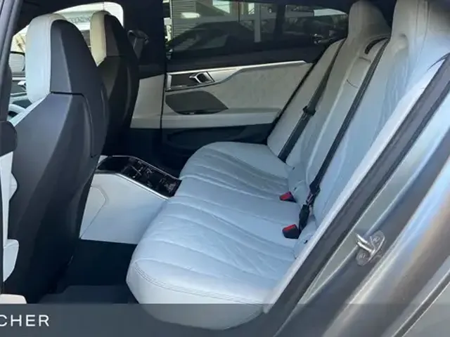BMW M8