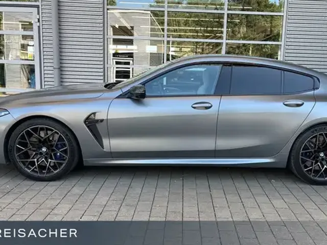 BMW M8