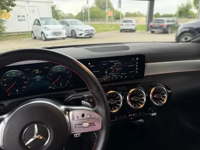 Mercedes-Benz CLA 250