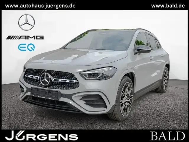 Mercedes-Benz GLA 220