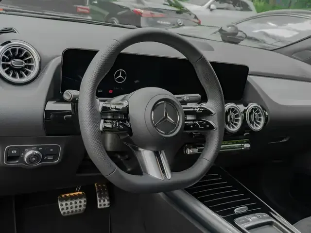 Mercedes-Benz GLA 220