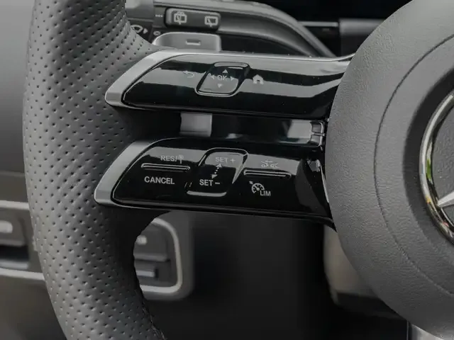 Mercedes-Benz GLA 220