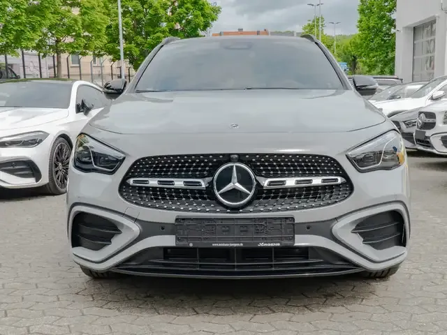 Mercedes-Benz GLA 220