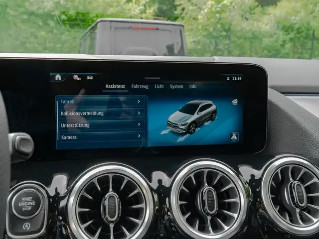 Mercedes-Benz GLA 220