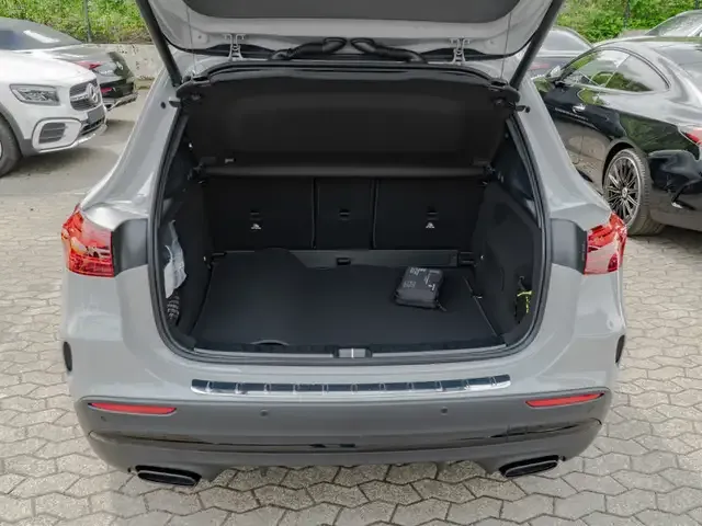 Mercedes-Benz GLA 220