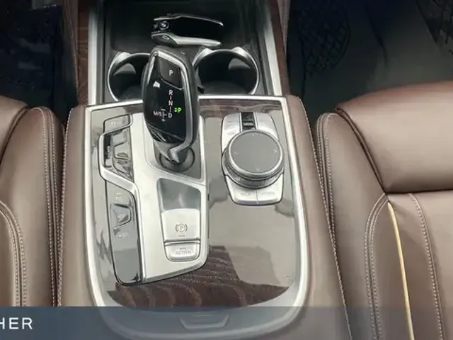 BMW 740