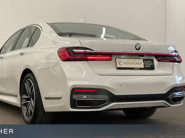 BMW 740