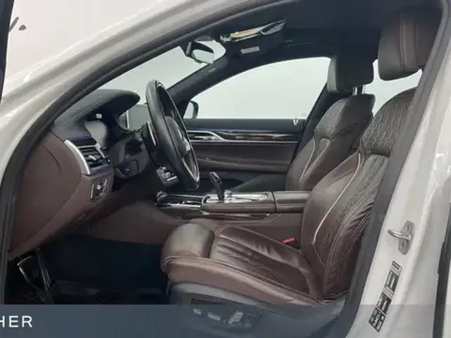 BMW 740