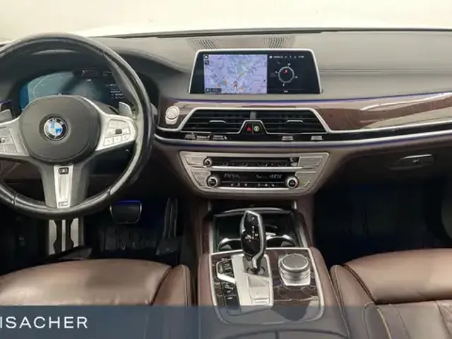 BMW 740