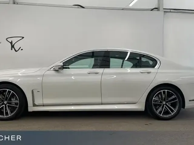 BMW 740