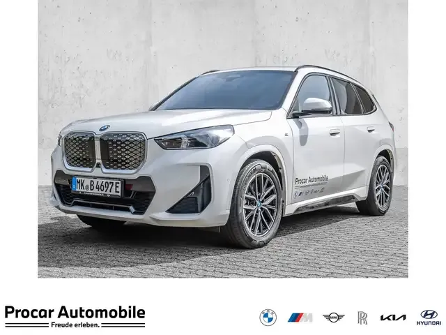 BMW iX1