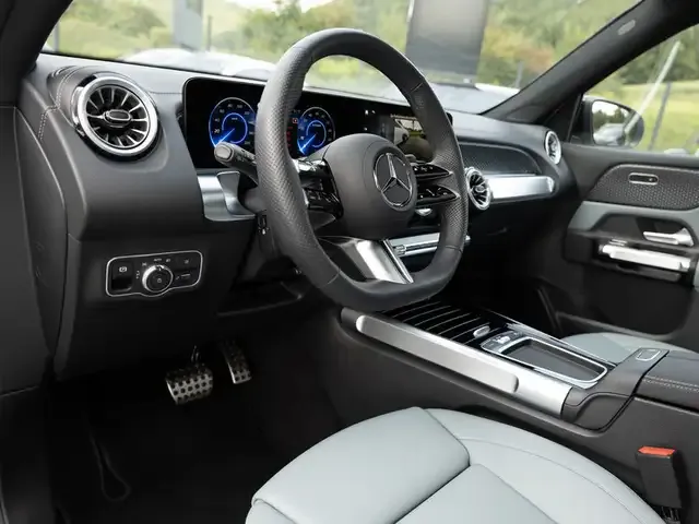 Mercedes-Benz EQB 300