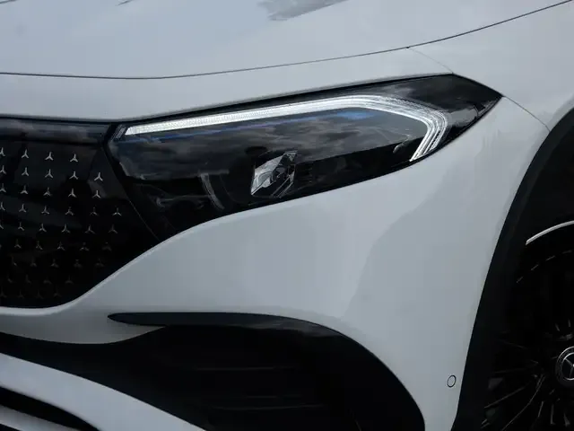 Mercedes-Benz EQB 300