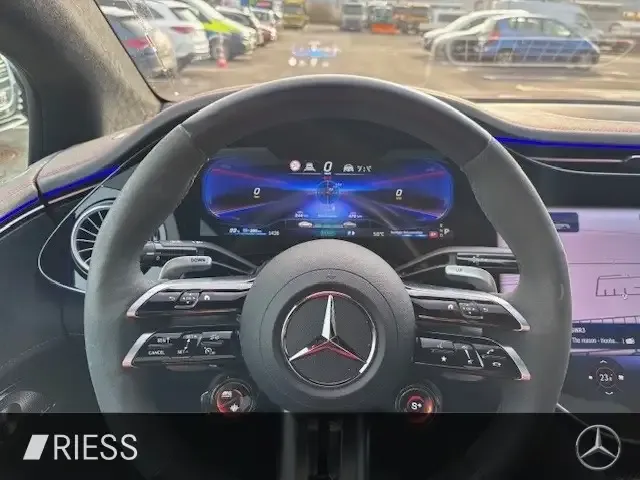Mercedes-Benz EQE 43