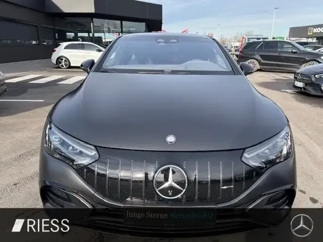 Mercedes-Benz EQE 43