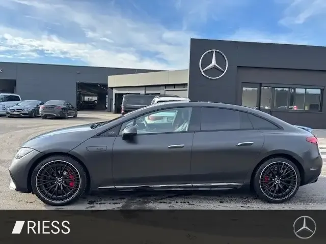 Mercedes-Benz EQE 43