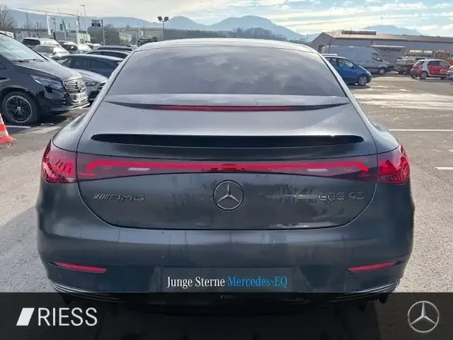 Mercedes-Benz EQE 43