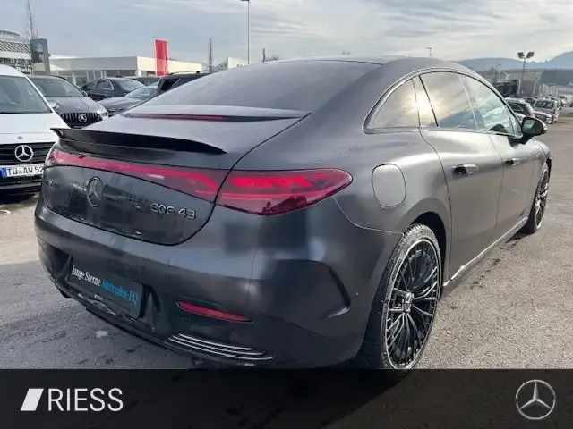 Mercedes-Benz EQE 43